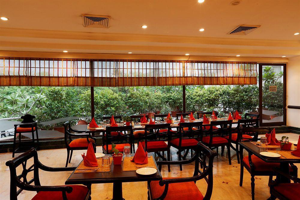 OYO Townhouse 517 La Sapphire Hotel New Delhi Eksteriør billede