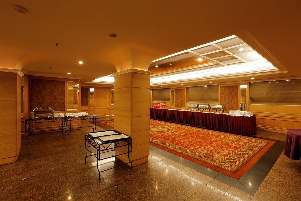 OYO Townhouse 517 La Sapphire Hotel New Delhi Eksteriør billede