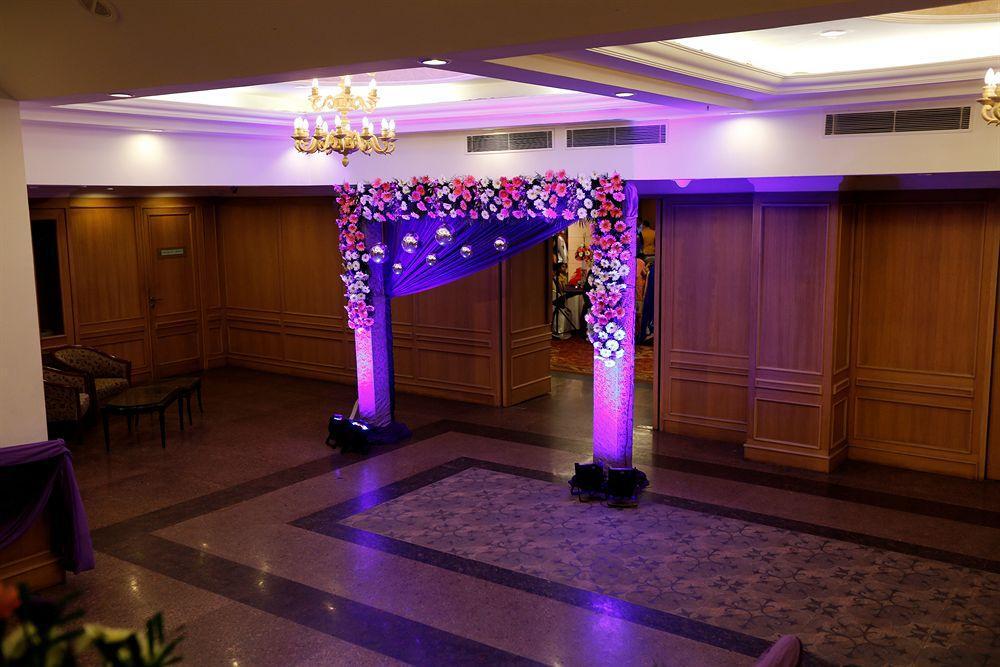 OYO Townhouse 517 La Sapphire Hotel New Delhi Eksteriør billede