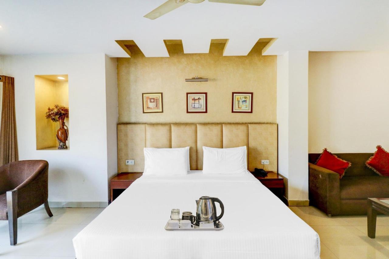 OYO Townhouse 517 La Sapphire Hotel New Delhi Eksteriør billede