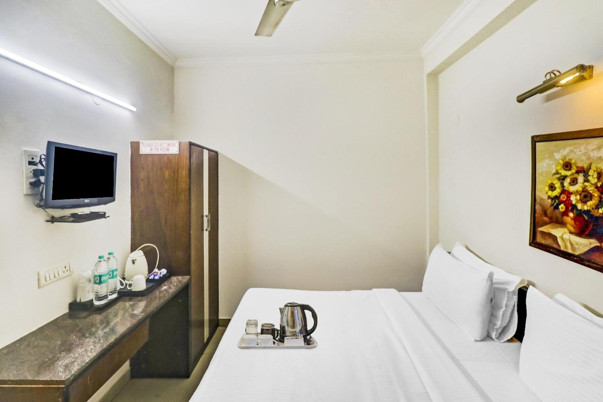 OYO Townhouse 517 La Sapphire Hotel New Delhi Eksteriør billede