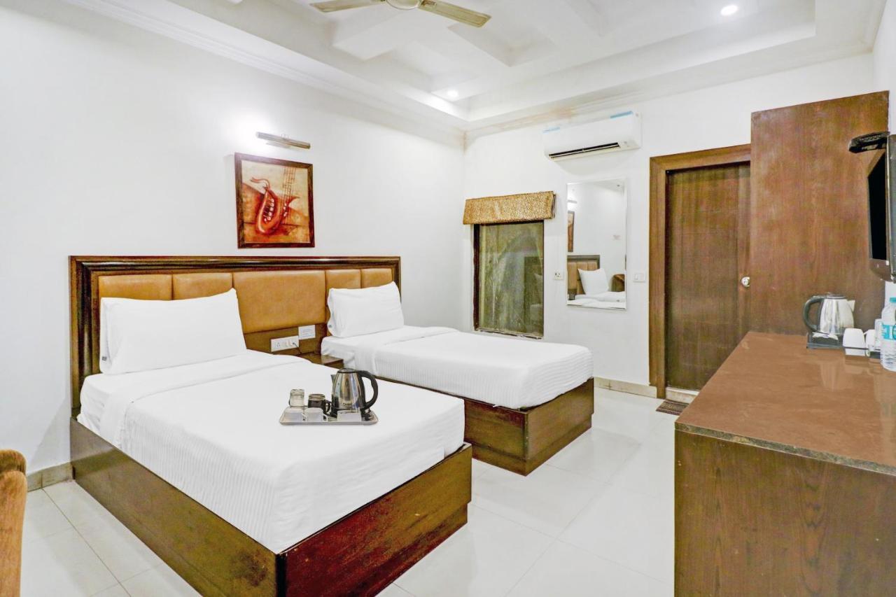 OYO Townhouse 517 La Sapphire Hotel New Delhi Eksteriør billede